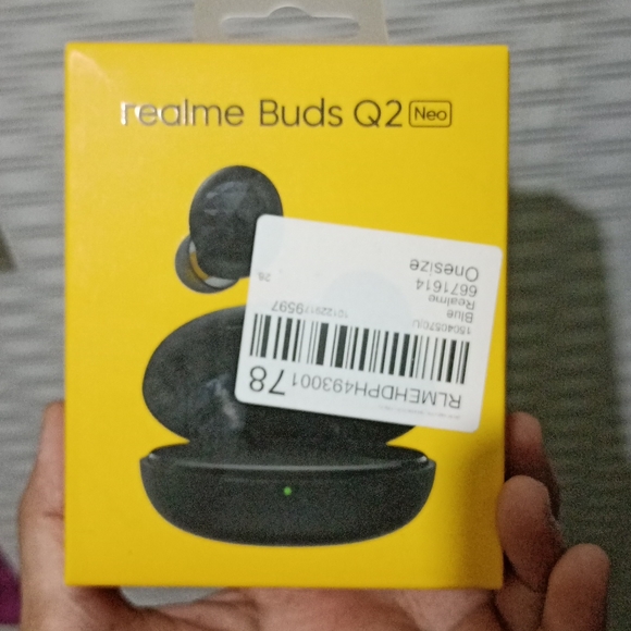 Realme q2 neo buds - Picture 2 of 3